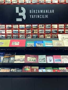 Tüm Birzamanlar Yayınları (İngilizce)